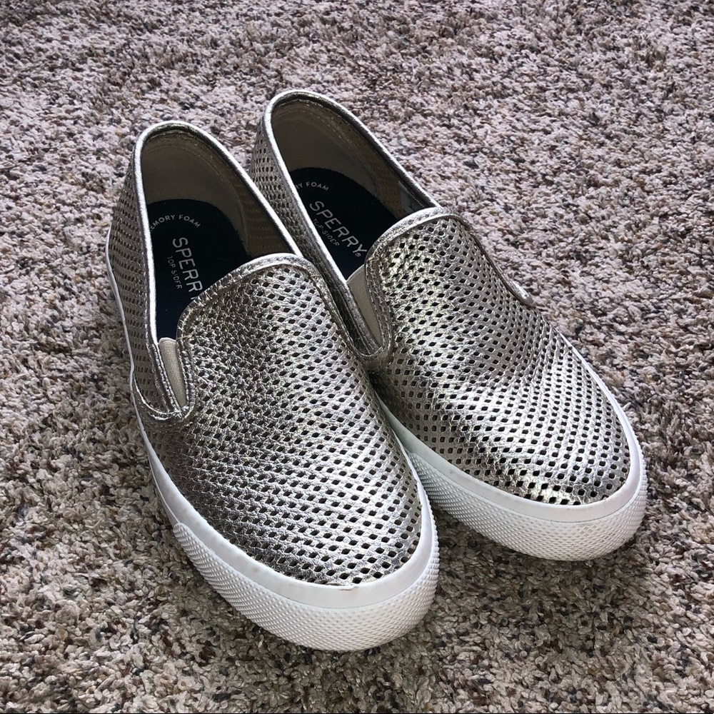 Sperry Slip On’s - Picture 2 of 6